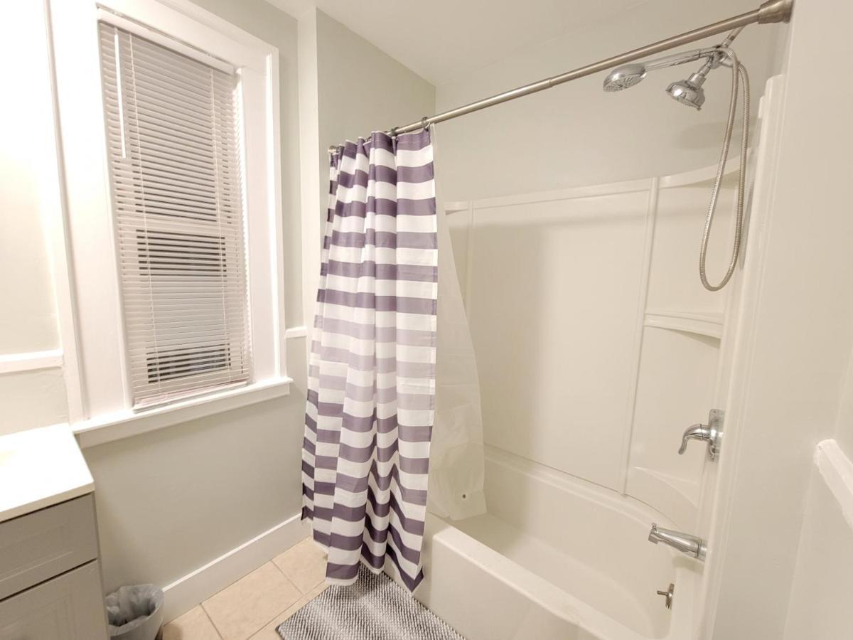 Room For Rent In Apartment Hartford Kültér fotó